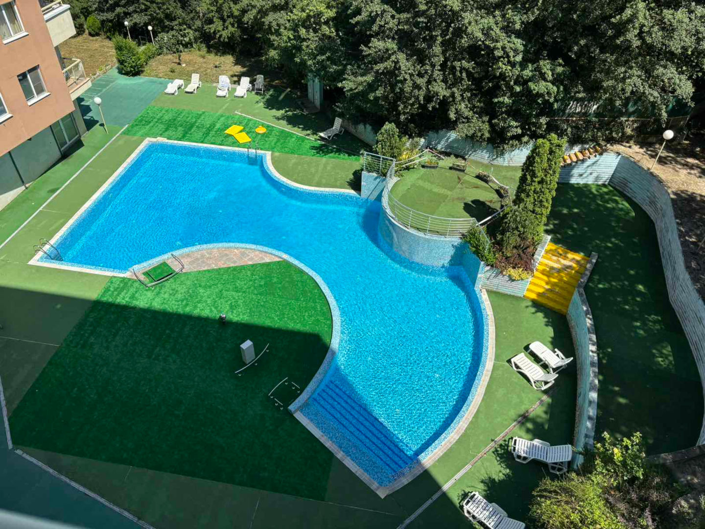 The Swimming Pool