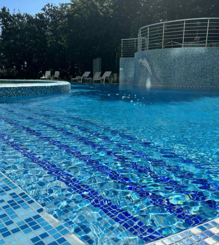 summer breeze apartment pool close up